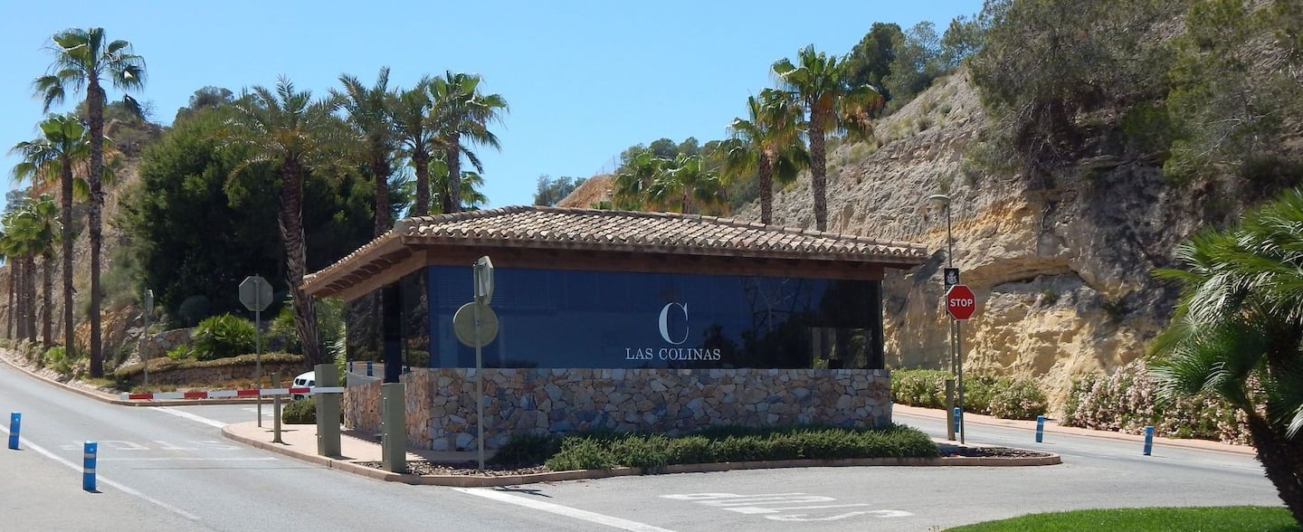 las colinas golf resort security gate